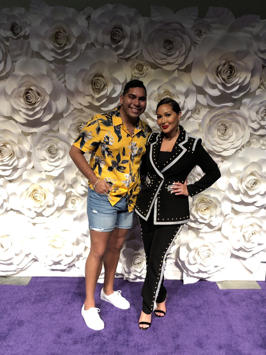 juannittoooo's tweet photo. So i met @AdrienneBailon and it was the best thing ever! + 2 pics🤩 #fiestadelaflor #fdlf https://t.co/76tdCqqwUW