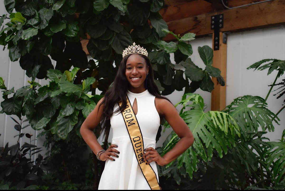PhotosPush's tweet photo. #PromKing #PromQueen #PushPhotos #NorthVikings https://t.co/U5FhJ14ojL