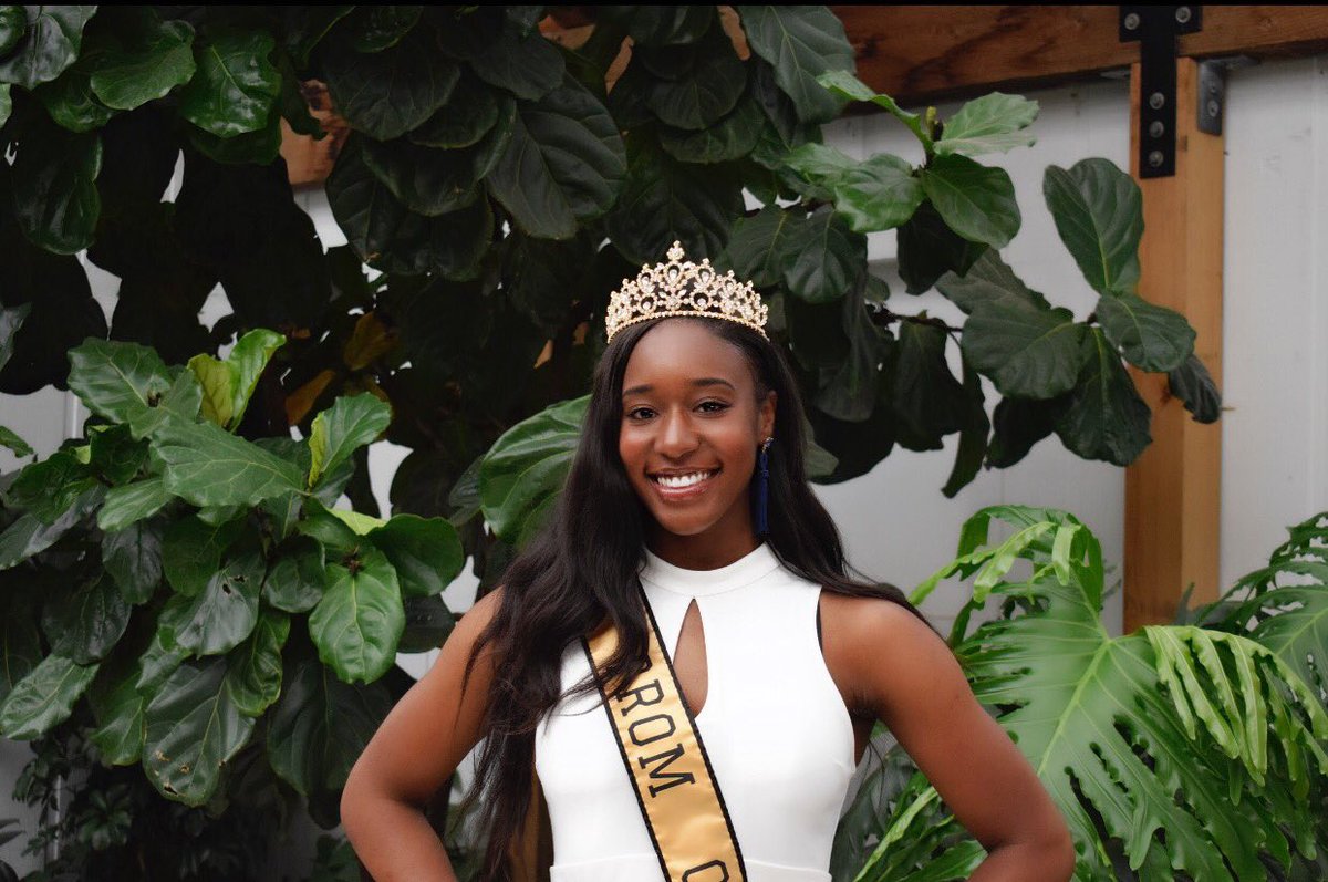 PhotosPush's tweet photo. #PromKing #PromQueen #PushPhotos #NorthVikings https://t.co/U5FhJ14ojL