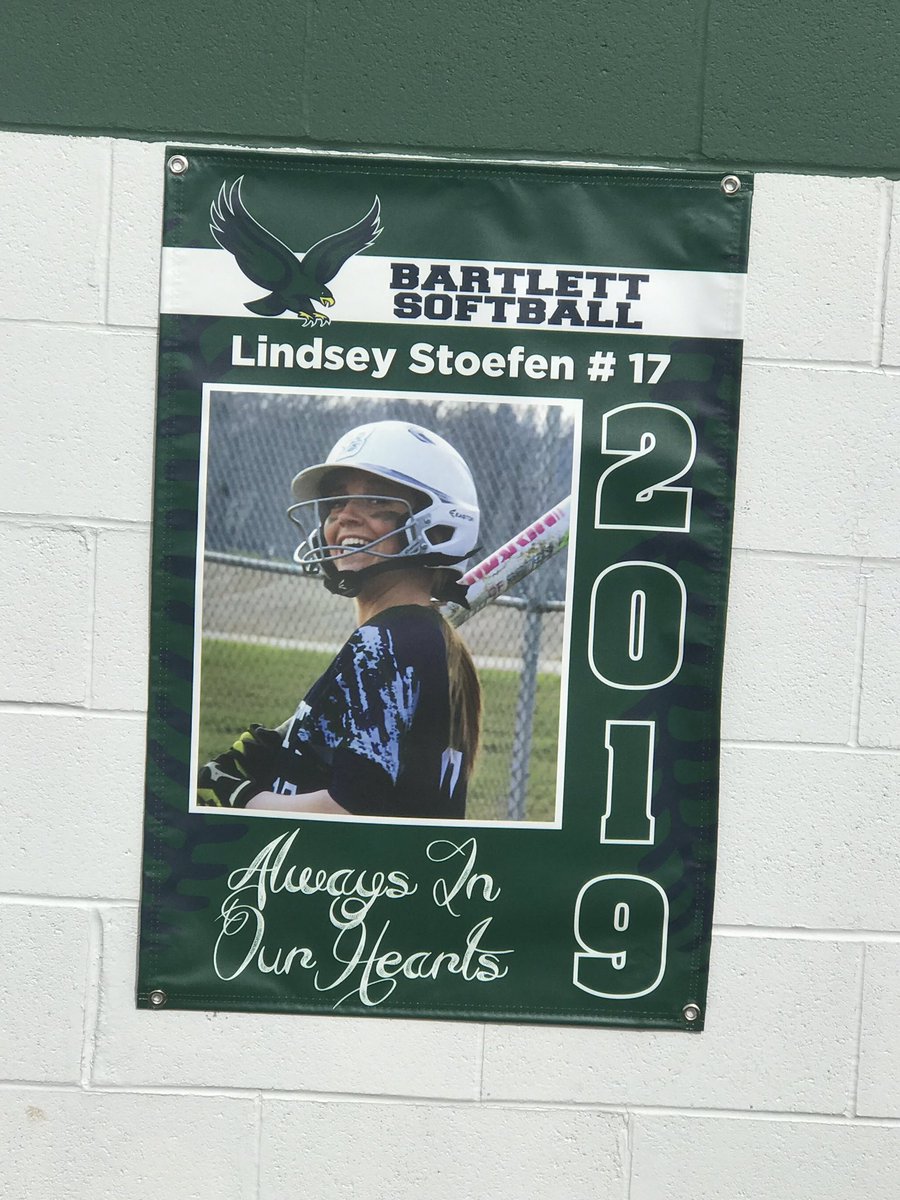 FearNation_BHS's tweet photo. Gone but certainly never forgotten. Thank you to everyone who came out to support Lindsey and her strong beautiful family🙏 we will continue to carry on her legacy for many more years to come! We all love and miss you lin😪💙 #FlyHigh17 https://t.co/g3hSZY2ZaA