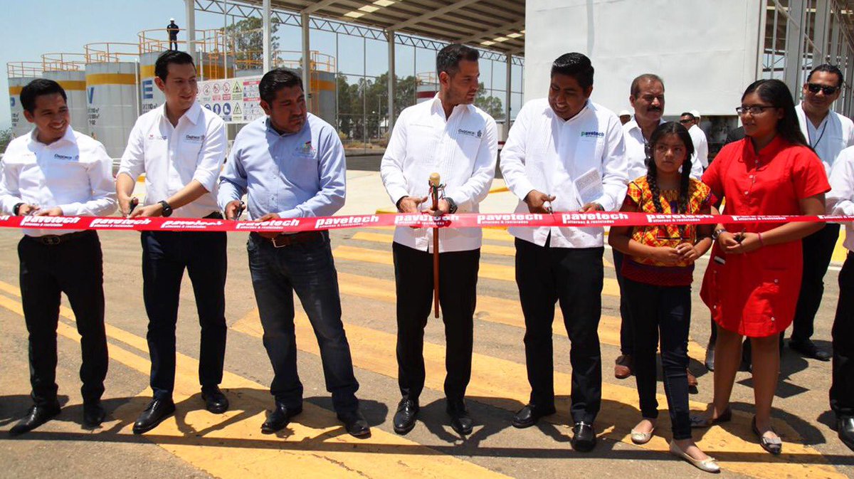 sietediasoaxaca's tweet image. En el Parque Industrial y Maquilador Oaxaca 2000 de Magdalena Apasco se establecerán empresas como #Pavetech, Comercializadora de Productos Industriales Griot, Agrorgánicos Sustentables de Oaxaca, La Chicharra, @carbosurMX y #Herrozinc. @alejandromurat @alejandromurat