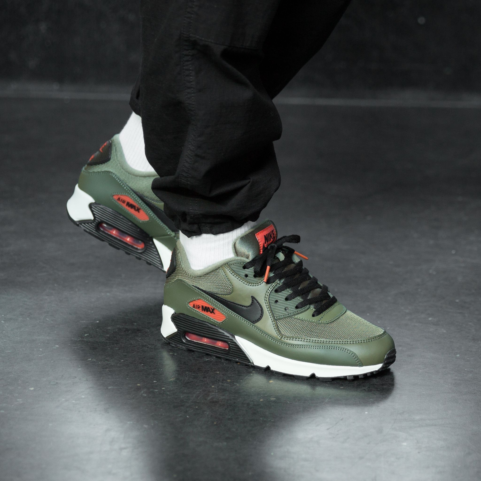 Titolo on Twitter: "NEW 🔥 ARRIVAL ❗️ Nike Air Max 90 Essential - Medium  Olive/Black-Team Orange to the shop ➡️ https://t.co/4NmAwnR8VJ  https://t.co/8OyjORb5Wa" / Twitter