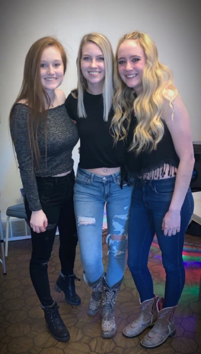 AlexisMae1413's tweet photo. happy bday bre :)) hope it’s as crazy as the chase rice concert 😈😈 best be seeing you very soon 💞💕💞 party on my friend 🤘🏻 https://t.co/MO6Uq5d0Xb