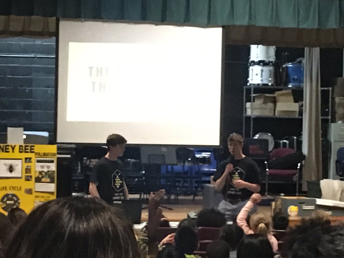 HartMagnetSTEAM's tweet photo. Hart Magnet alumni, the Edwards brothers, were here today! Thank you for the amazing bee presentation! 🐝 We hope you come back next year! https://t.co/RE0wUYrge8