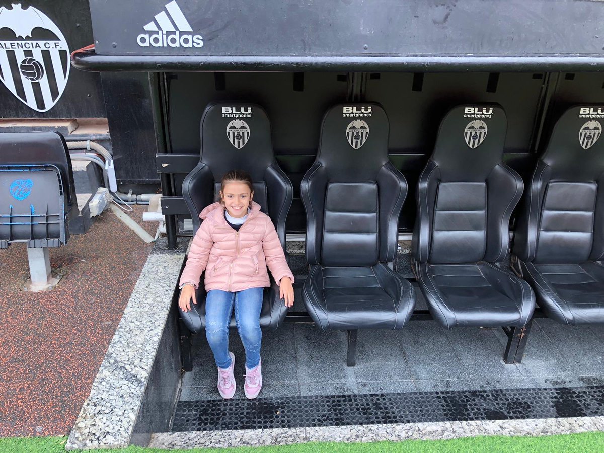 pilarbernabe's tweet photo. Gracias @LigaIberdrola @iberdrola @LUDfemenino @valenciacf por darnos la oportunidad de disfrutar de este gran derby #laschicasalpoder https://t.co/HIELB4zYGh