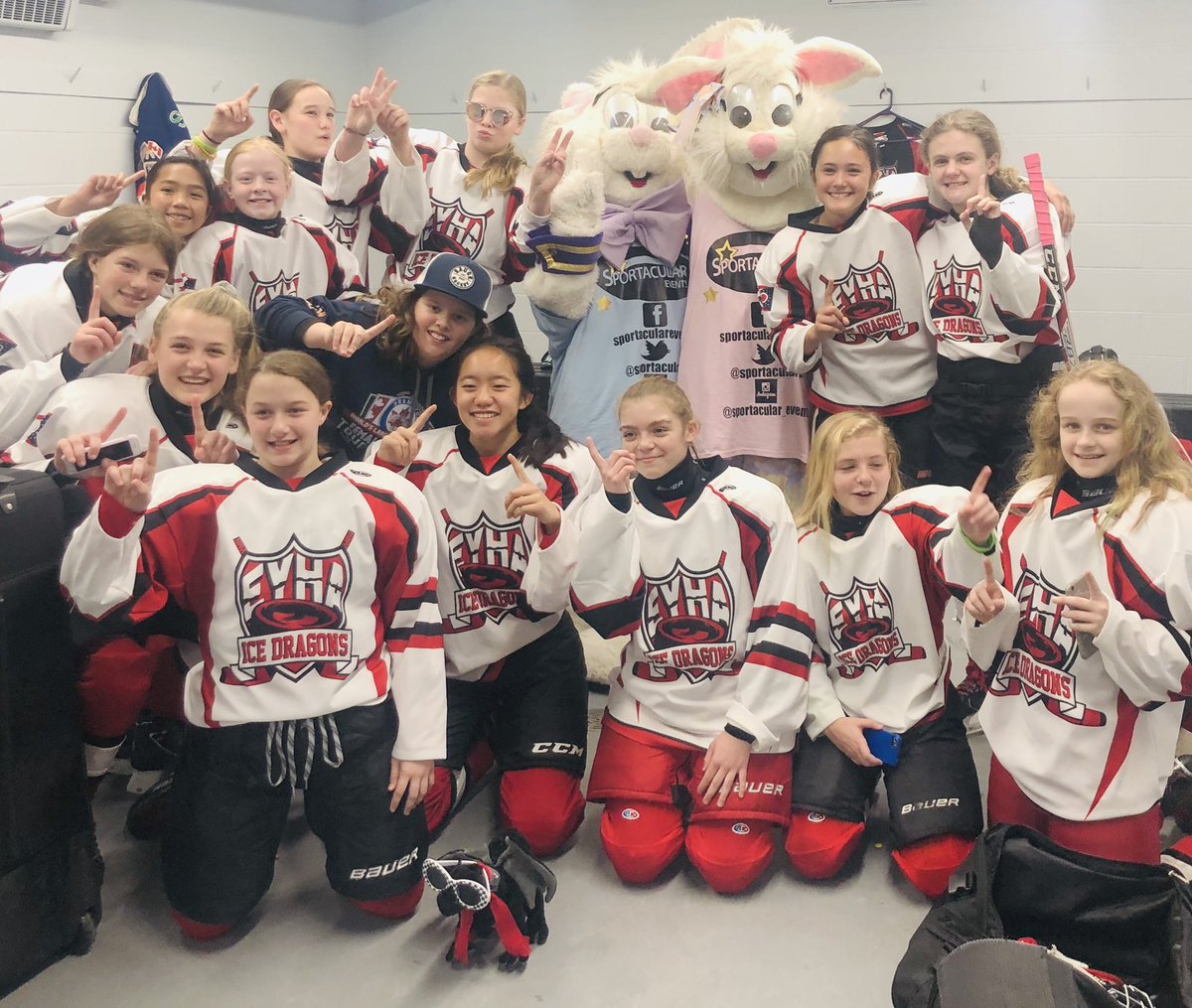 mamacoop87's tweet photo. Congrats to EYHA U12 Girls Select team for being Peewee House Champions at The Brampton Canadettes Easter Tournament!  @BlueJacketsNHL aren’t the only CBus Hockey Team winning!!!  #eyha #cogh #girlshockey #bramptoncanadetteseastertournament https://t.co/F7HYsCQFsT