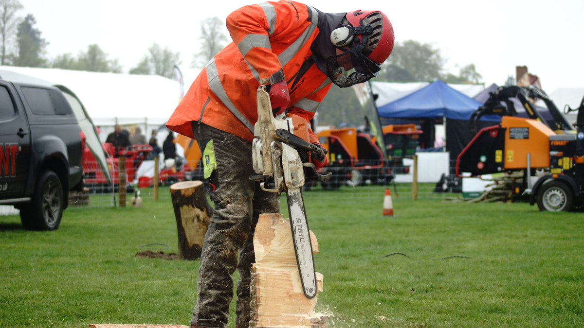 CuttersClimbers's tweet photo. #CuttersClimbers #arblife #ukgamefair #CuttersAndClimbersCompetition #Treework #arbortec #CEUK #avant #EasTecLtd https://t.co/DrUxBhqePY