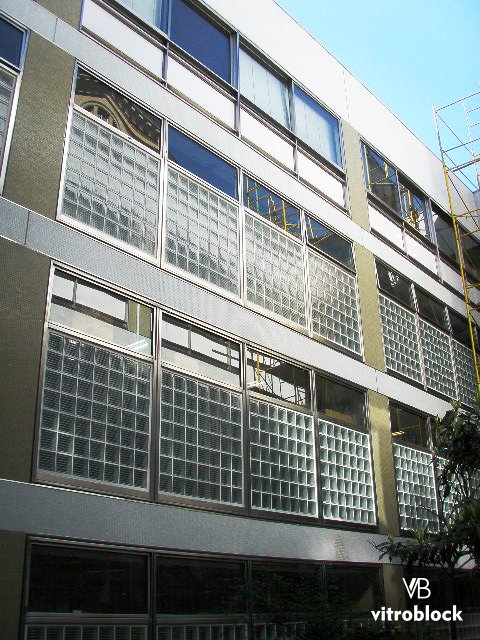 vitroblock's tweet image. Arquitectura con ladrillos de vidrio Vitroblock: luminosidad, privacidad y además: eco-friendly! ~

Conocé todos los modelos disponibles en nuestra web → bit.ly/2LYMIQU