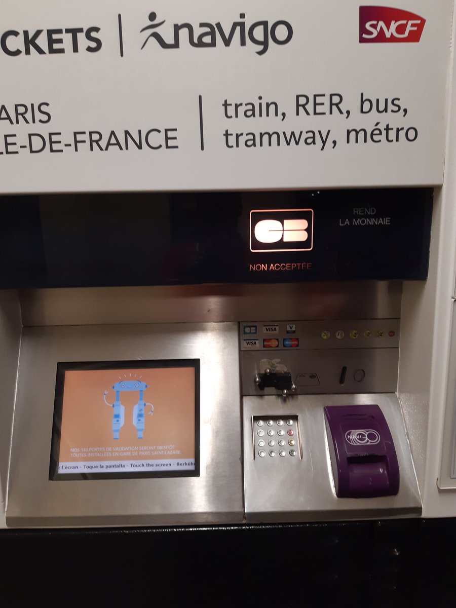 MustaphaEML's tweet photo. L' équipe mobile de ligne de Mantes la jolie  présente en gare de bonnieres en cette nuit de jour férié pour remettre en fonctionnement l'automate de vente. https://t.co/2fypK3QLmP