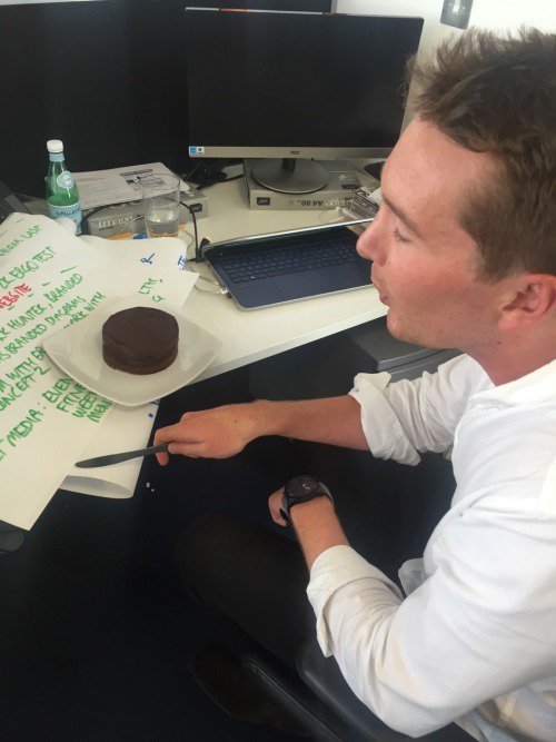 Pod_Life's tweet image. Revolution has bought The Hammer a truly magnificent cake for... bit.ly/2PnpR4m