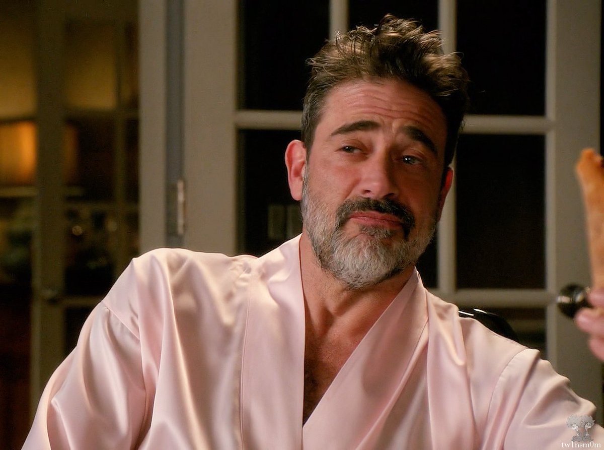 Jeffrey Dean Morgan in this pink robe never gets old. Happy birthday, sir.  