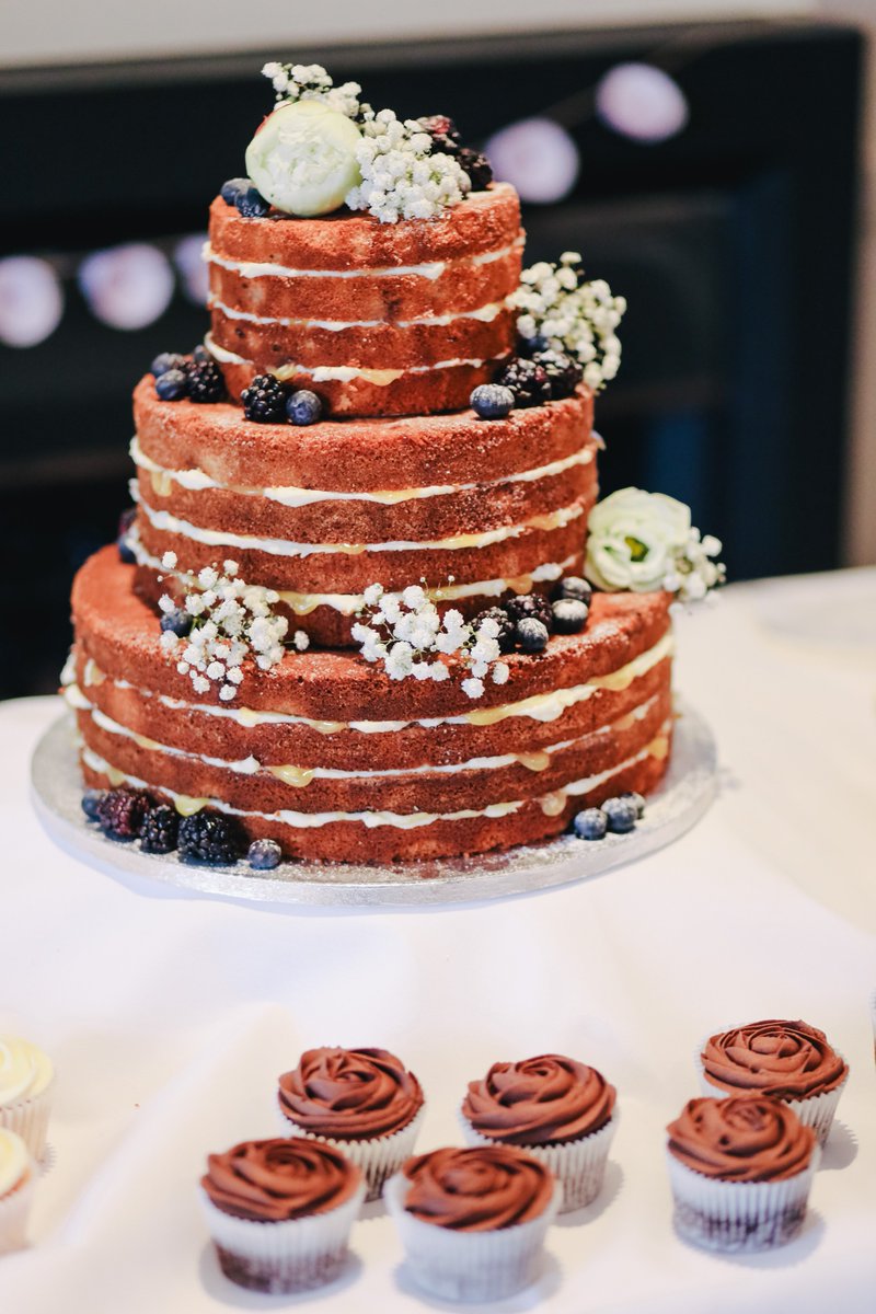 BakeryYums's tweet photo. Enjoy Easter with our Strawberry Flavour Cake. Happy Easter :)
 #windsor #yumyumsBakery #strawberrycake #EasterMonday https://t.co/6OvTPjZ1yr