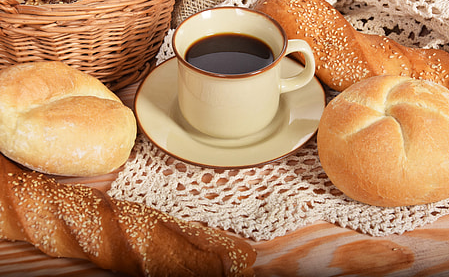 yums_love's tweet photo. Enjoy this fresh baked bread with black coffee only at YumYums bakery purchase it and get 10% off on your next purchase.
#yumyumsbakery #chancetogetcoupon #breadwithcoffee 🍞☕️ https://t.co/6xRIha26UI