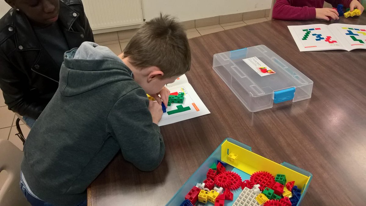 i2form's tweet image. Besoin de ressources ou de conseils sur l’utilisation de robots, ou tout simplement pour initier des activités pour l’apprentissage de la programmation et de la robotique en classe avec les élèves ? @i2form #I2FORM