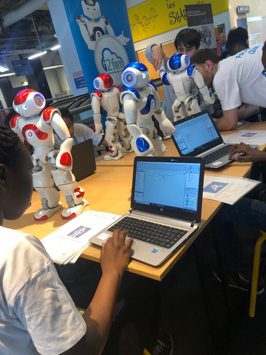 i2form's tweet image. Besoin de ressources ou de conseils sur l’utilisation de robots, ou tout simplement pour initier des activités pour l’apprentissage de la programmation et de la robotique en classe avec les élèves ? @i2form #I2FORM
