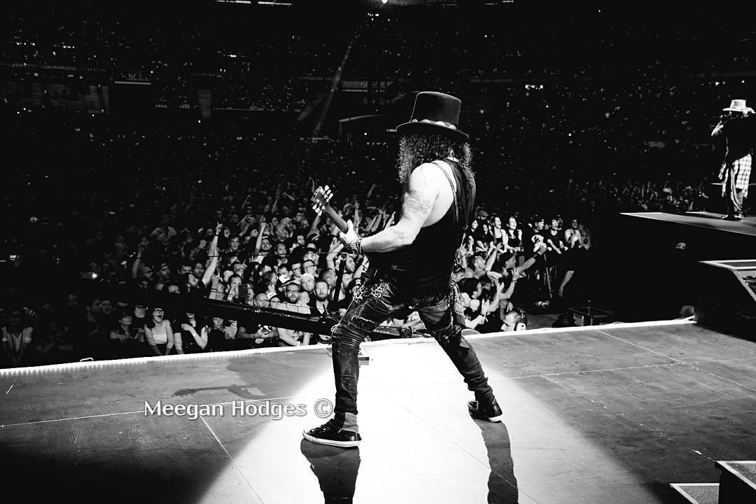 Ivohd1's tweet photo. #Repost @meeganhodges
• • • • •
#slash #notinthislifetimetour2017 #GnFnR #sexypants #myguitarhero #thiscrowdwascrazycool #Paris
@Slash https://t.co/QQjwuQOdeo