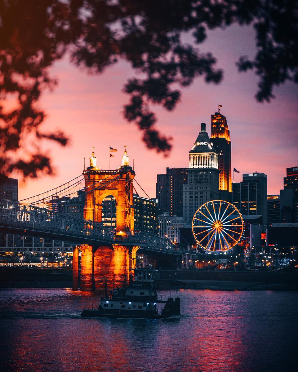 Moody vibes. 🖤😍 #ProudlyCincy 

📸: mpthecomebackid/IG