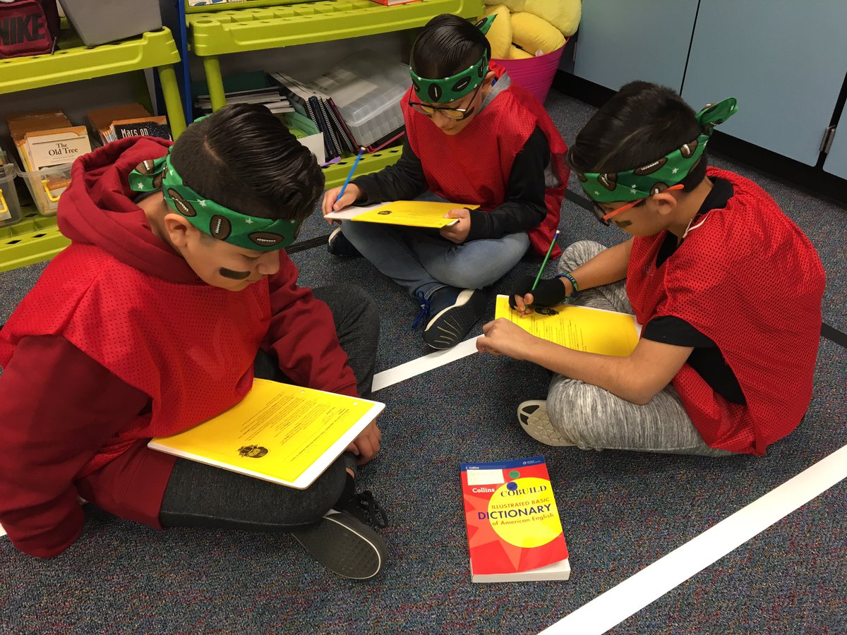 mlebronpayton's tweet photo. Working in their βhuddlesβ to discuss the reading and questions! π #footballtransformation #staarcamp #classroomtransformation #katyisd #katybilingual #KidsDeserveIt https://t.co/FQdxVEKFCp