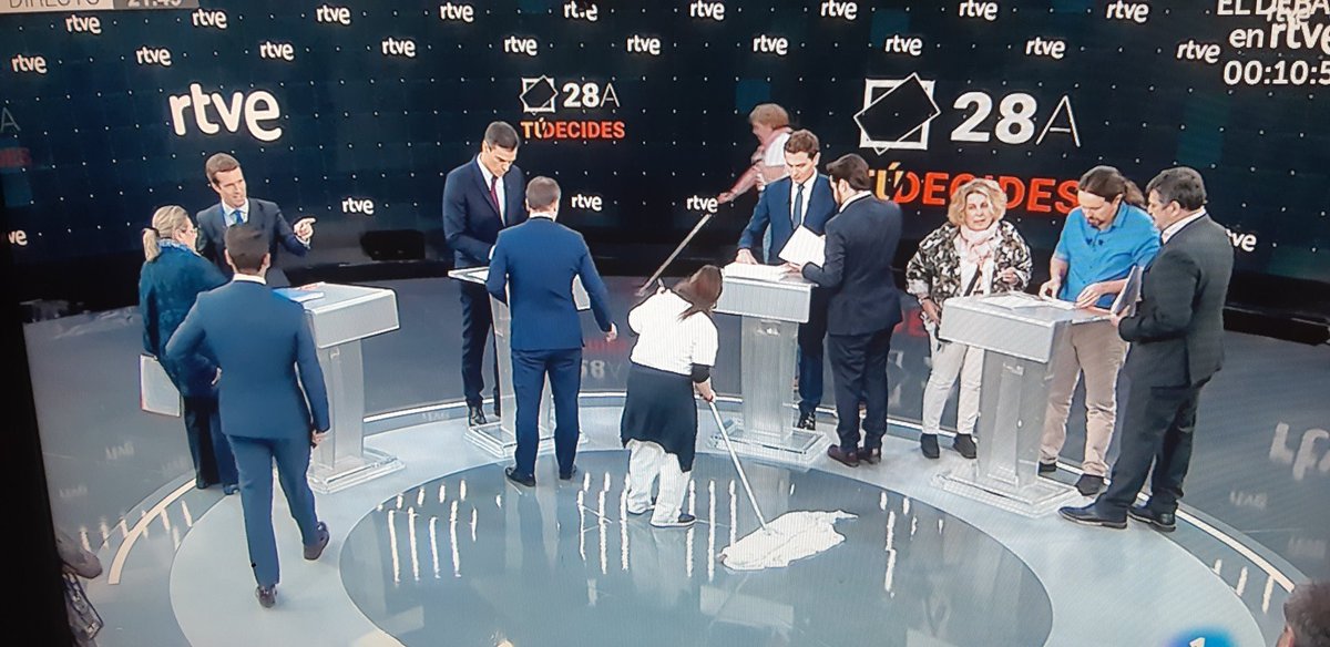 sonia_mora's tweet photo. Estoy deseando escuchar qué cuentan estos 4 señores sobre la igualdad #ELDEBATEenRTVE https://t.co/EvBdGAqEe5