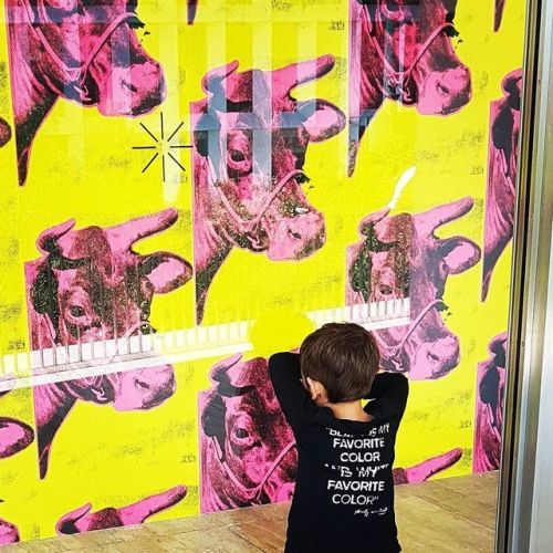 merblogging's tweet photo. #andywarhol y @patriciosalaslozano black is my favorite color... https://t.co/CyGYE9VHhq https://t.co/khedC7yPC0