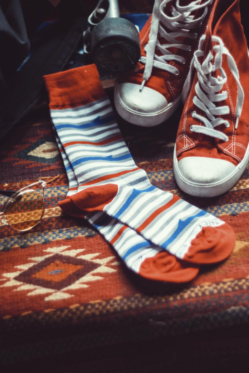 SockFancy's tweet photo. @SockFancy and @Converse go hand in hand 👟👬🏼 #sockfancy https://t.co/Vc9dYwyJtw