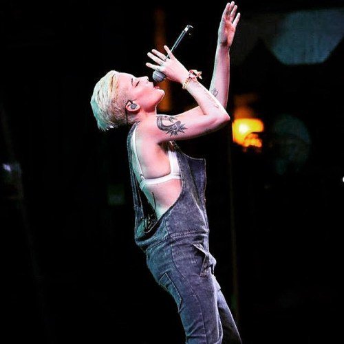 ValleyHype's tweet photo. I’m going to see @iamHalsey this Thursday at @livewireaz!... https://t.co/S4NUl75qF1 https://t.co/YqwhY3tWF7
