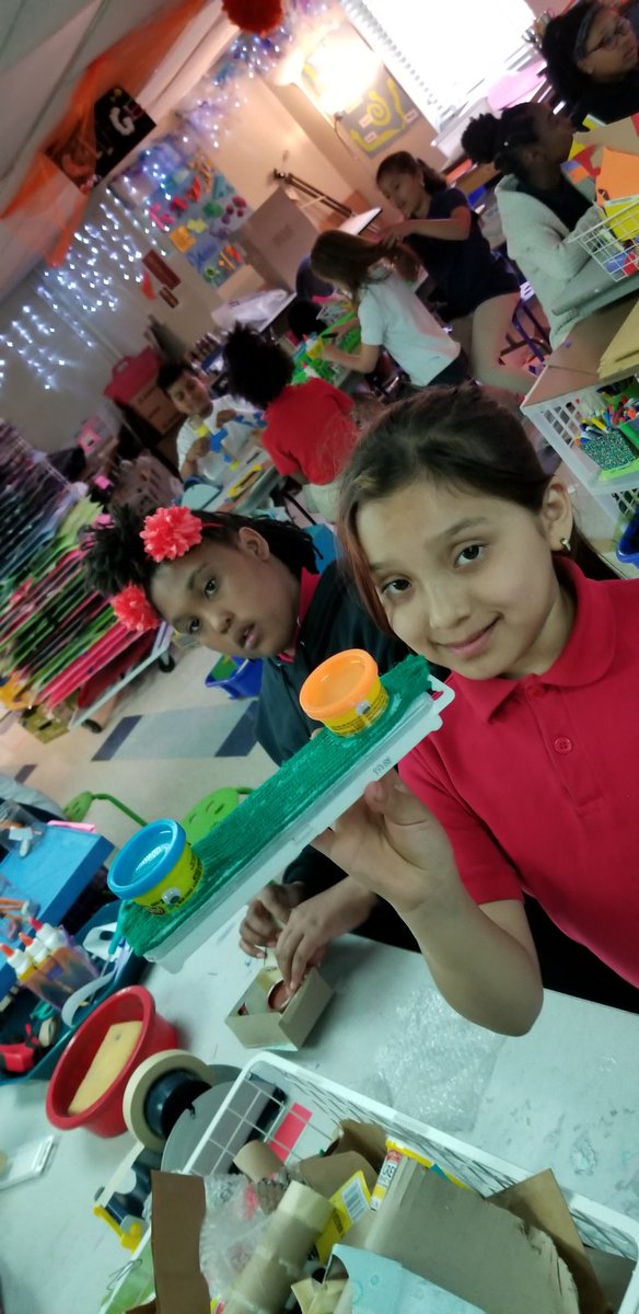 CreateWithCarr's tweet image. Celebrating Earth Day in the art room by creating recycled sculptures! #icebulldogs @ICEBULLDOGS #centersd @CenterHS