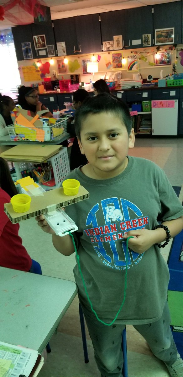 CreateWithCarr's tweet image. Celebrating Earth Day in the art room by creating recycled sculptures! #icebulldogs @ICEBULLDOGS #centersd @CenterHS