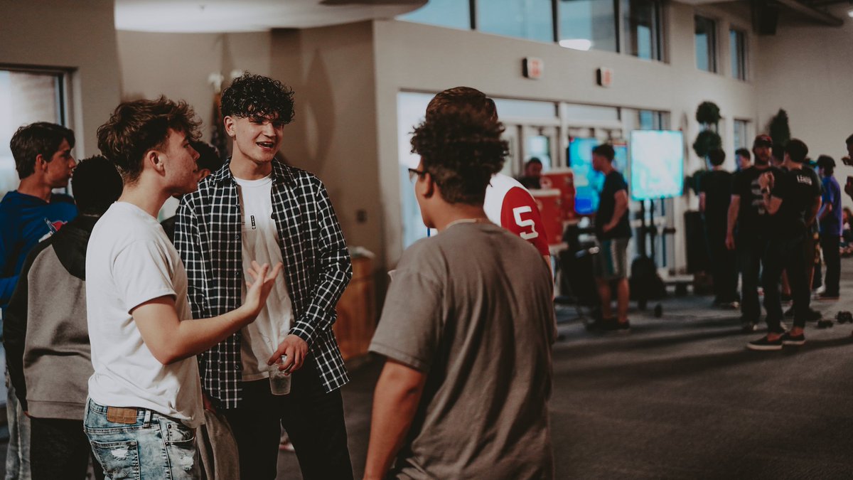 switchtheedge's tweet photo. We can't wait for this Wednesday! We only have 3 weeks left of Switch so make sure you are inviting your friends! #switchedge https://t.co/t7wOT7jQ7Q