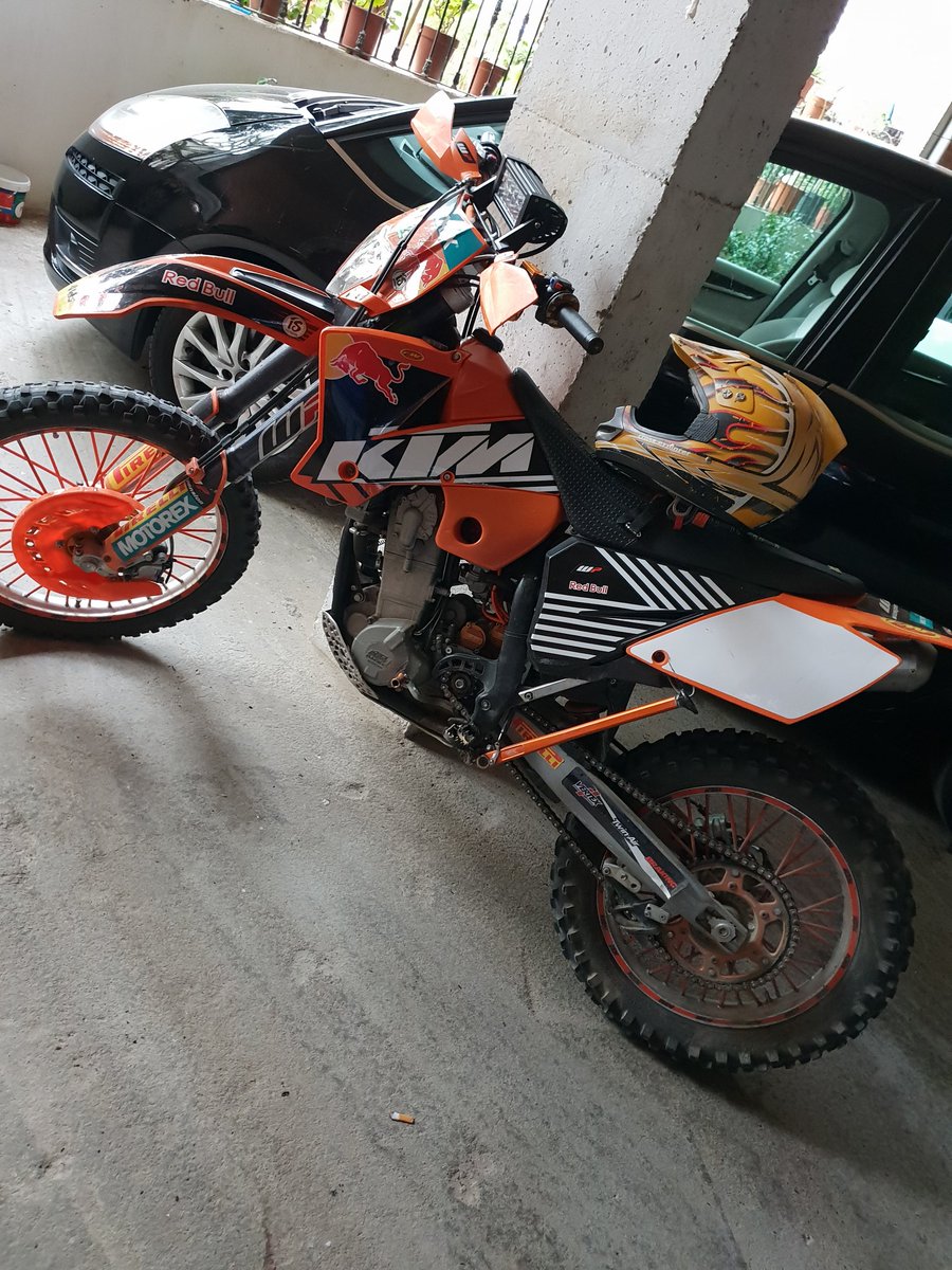 nicohm7's tweet photo. Drogas que enganchan #KTM https://t.co/y7sfQk7plE