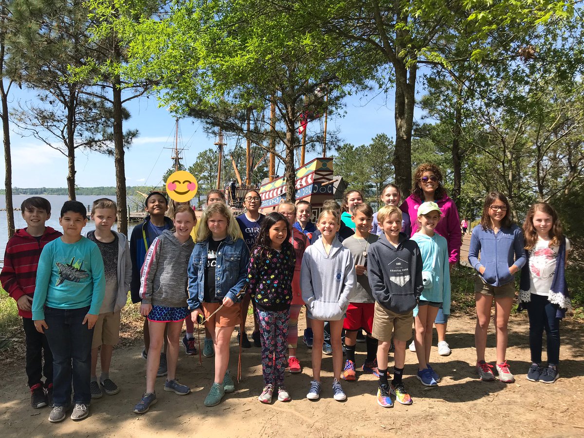 Lauren C. Gibson tweet media