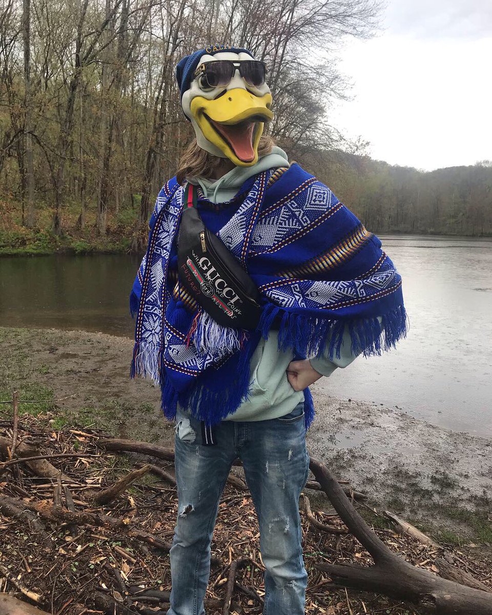 THEREALGO0SE's tweet photo. The Earth is the only thing The Goose loves more than white bread. The Goose is kind to the Earth - just like you! Three Cheers for Earth!! https://t.co/AnfOqP1LhL
