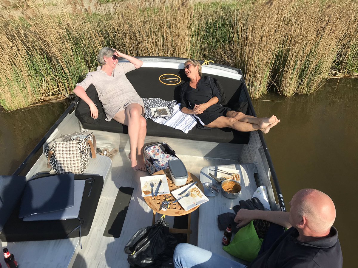 HurenInfo's tweet photo. Omdat het kan 🌞🍺🍷 https://t.co/6uFeS1nwsb