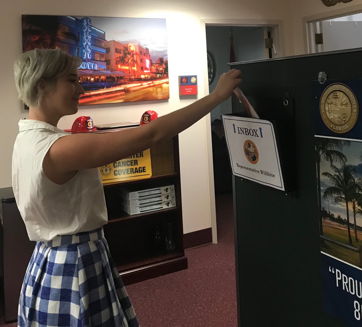 LobbyFlorida's tweet photo. The FAPL 2019 Member directories are now available. A big thanks to FAPL student members and lobby firm interns for helping distribute. #FlaPol #Ethics #LearningTheProcess #FAPL2019 #YoungLobbyistsInTheMaking https://t.co/rz7EYn9tfX