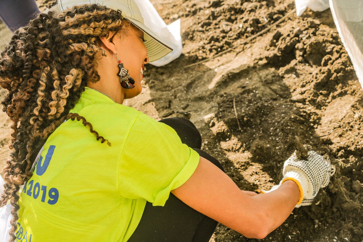 jmj_es's tweet photo. Día Internacional de la Madre Tierra
🌎🤲 La madre tierra nos necesita, sigamos poniendo en práctica todas las buenas acciones que realizamos en la Jornada Mundial de la Juventud #Panama2019. #LiveLaudatoSi 🌿 https://t.co/rI22gZD9nj