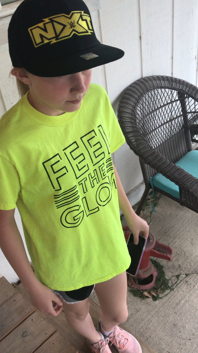 natebiss21's tweet image. She’s ready to #feeltheglow @NaomiWWE #RawDesMoines