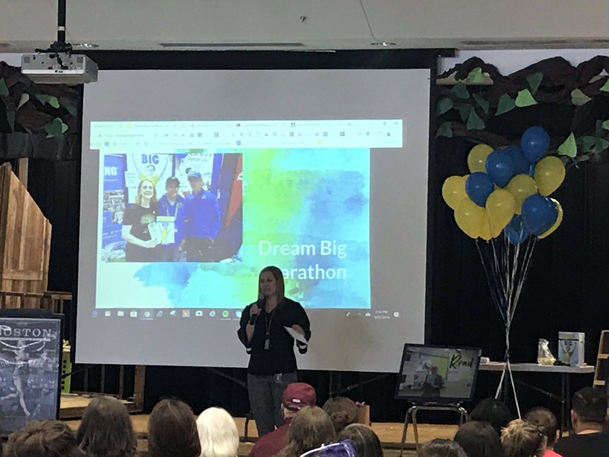 Celebrating the Dream Big Marathon at Bluebonnet! 26 books, 26 miles, 26 act of kindness.
#kisdpantherpride <a href="/WayneNBC5/">Wayne Carter, NBC 5</a>