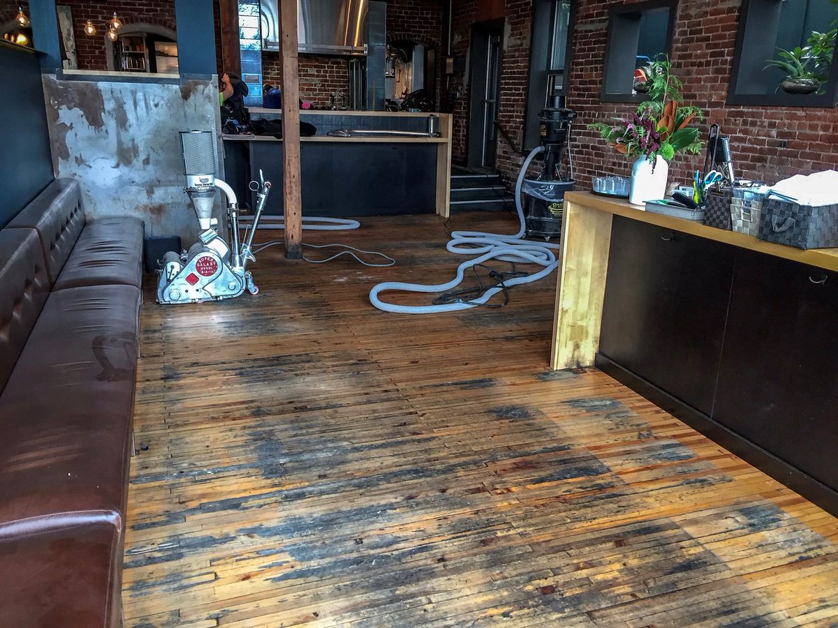 Balyhoos's tweet photo. Pure Floors #Restoration And #Refinishing In Portland 

https://t.co/oHlgN2EEcr https://t.co/IOipKF00Db