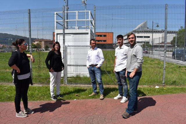 ovizapico's tweet photo. Largo y variado lunes. Primero sintonía en la reunión con la dirección de .@UGTAsturias 
Después con l@s compañer@s de .@iusiero reclamamos reubicaciones de estaciones medidoras de contaminación.
Y por último participé en la presentación de la candidatura de .@IUnavia ¡a ganar! https://t.co/14VCNn9K1Q