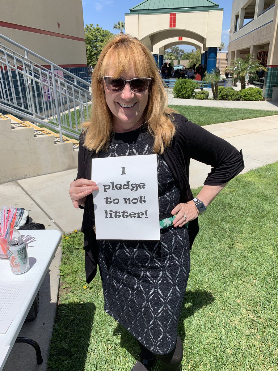 Pollardlions's tweet photo. Our students and staff made pledges to do their part for Earth Day. #leevunity https://t.co/Io9dwHcuEA