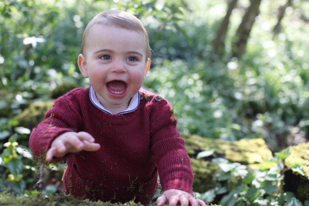 WatchingWindsor's tweet photo. The Duke and Duchess of Cambridge are delighted to share three new photographs of Prince Louis ahead of his first birthday tomorrow 🎈

The photographs were taken earlier this month by The Duchess at their home in Norfolk. Via: @KensingtonRoyal https://t.co/GIBvADMuCs