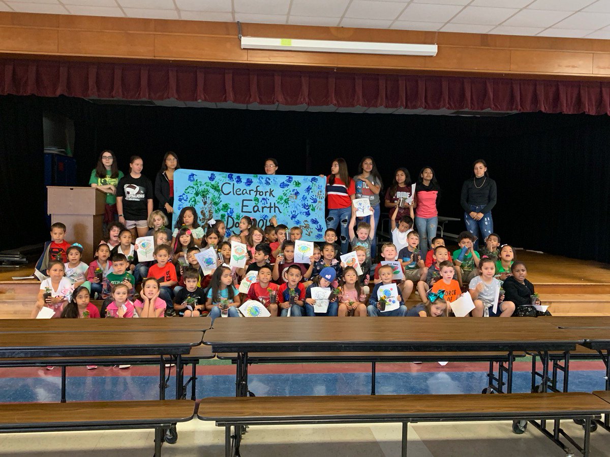 CFELISD's tweet photo. Thank you to Lockhart High School CIS for helping our first graders celebrate Earth Day! #cfesproud #LockhartLeading #GrowingRootsandWings #EarthDay https://t.co/UDjYBqSz56