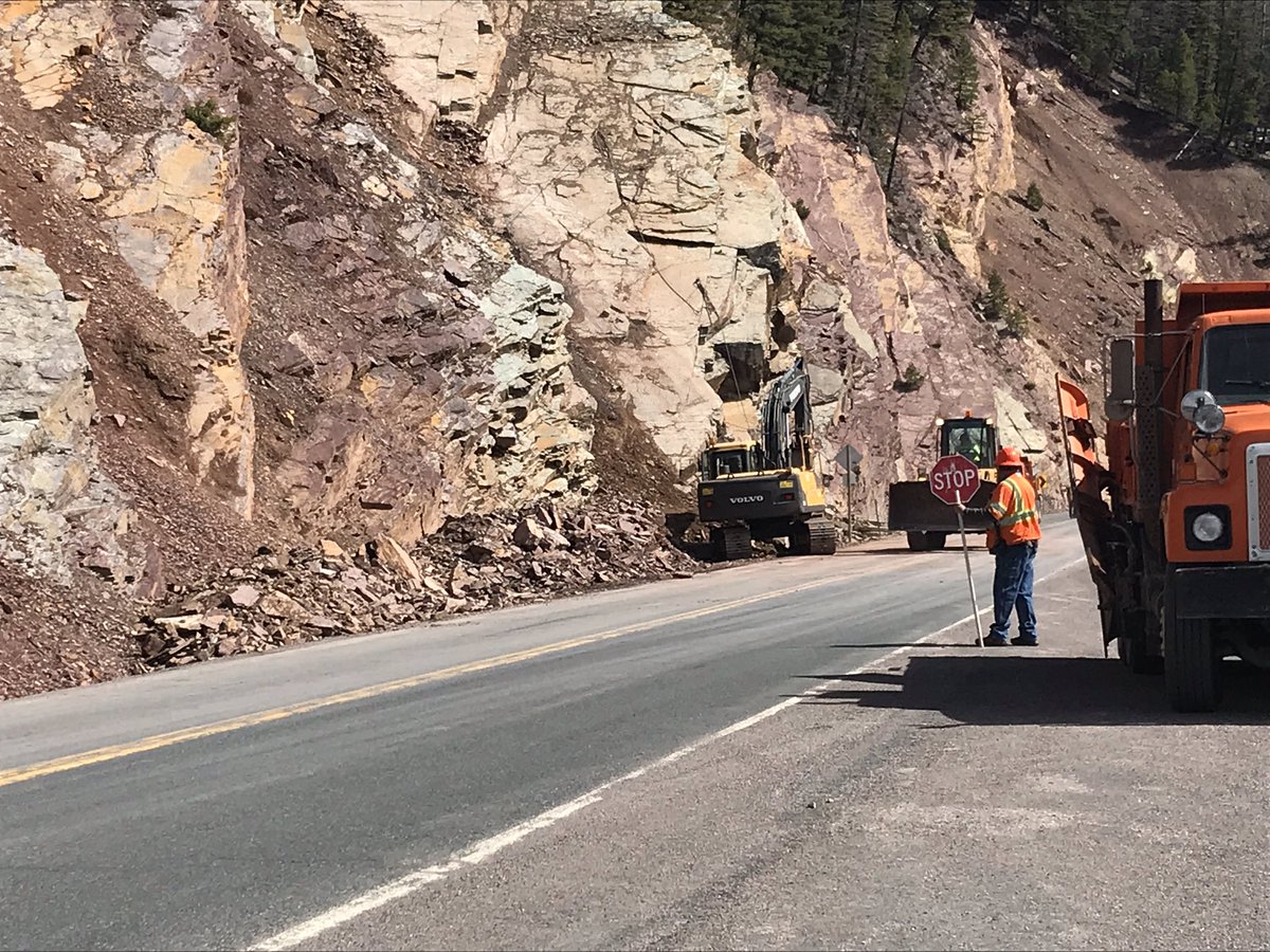 NicFOXLA's tweet photo. Highway 1 is looking a lot clearer than it did about an hour ago. Crew tells me both lanes could be open soon. #MTnews #MTroads @NBCMontana https://t.co/OmbixBqCh9