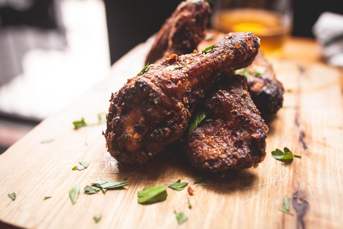 ProhibitionTR's tweet image. Don’t forget about #FriedChickenAndCider night! Tomorrow night (and every Tuesday!), our locally sourced #friedchicken will be #glutenfree #celiacfriendly and served in a half or whole portion w/three seasonal sides and three housemade dipping sauces. #Cider pairing TBA tomorrow!