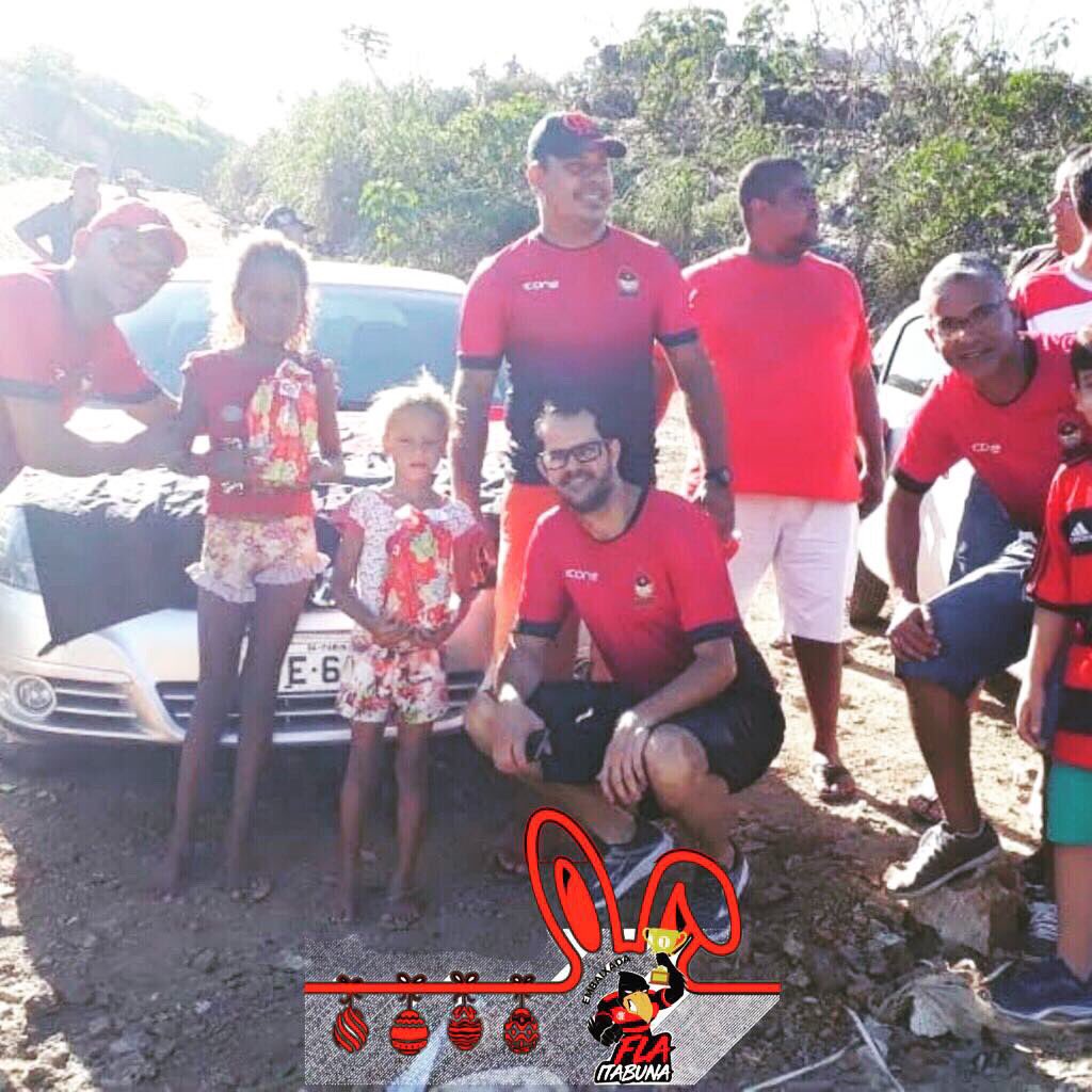Fla_Itabuna's tweet photo. E assim foi realizada a Campanha de Páscoa idealizado pelo @flamengo e realizada pela @Fla_Itabuna , e assim nos foi possível entregar um pouco de carinho e alegria às crianças moradoras do Lixão em Itabuna. Junte-se a nós, podemos e vamos fazer muito mais. Saudações Rubro-negras https://t.co/GnYr20ShI6