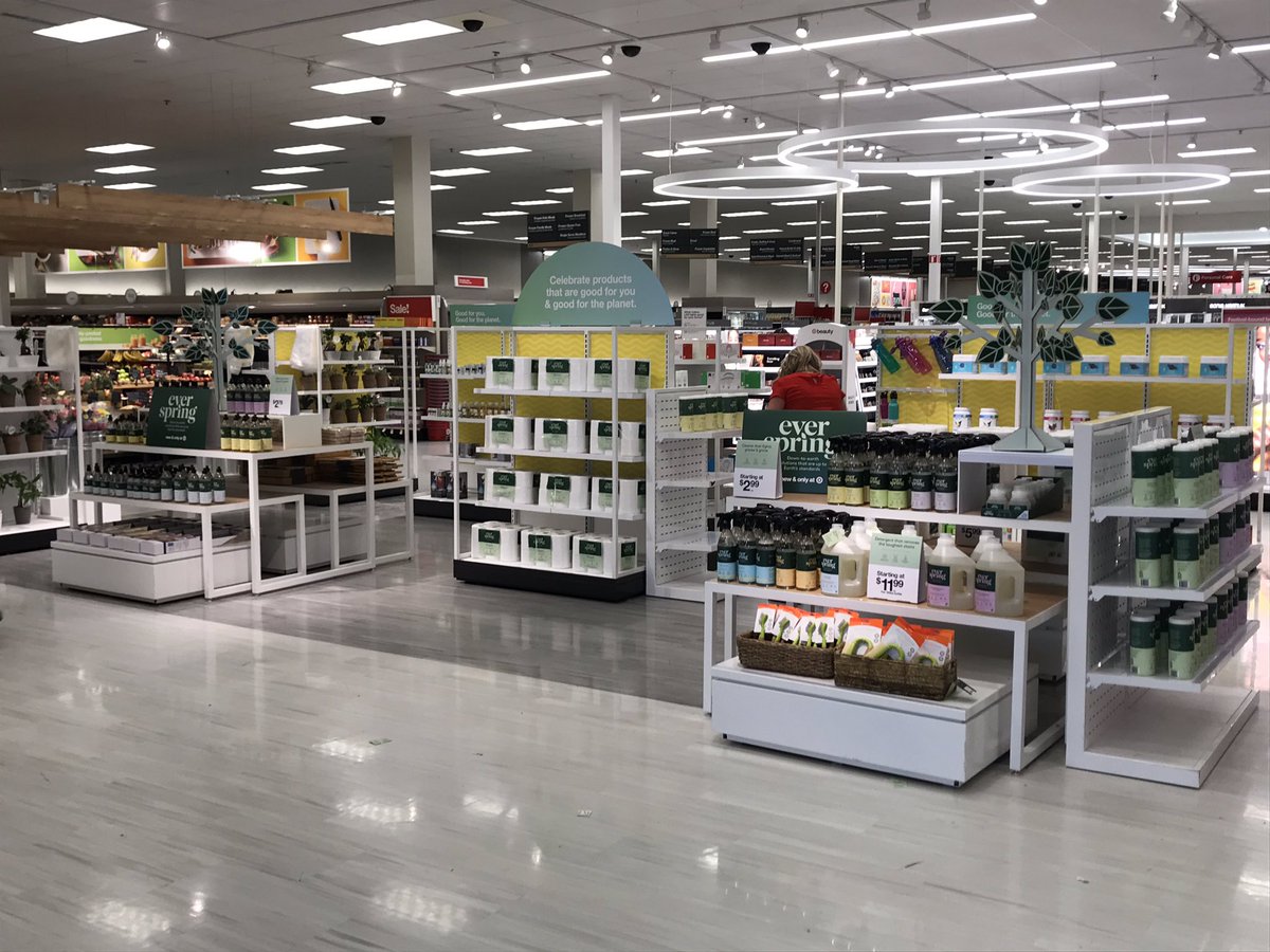 cpasternak05's tweet photo. #HappyEarthDay from @Target new line #everspring at #T1864 #TheRock @jeffklockars https://t.co/jr9lVghUsW