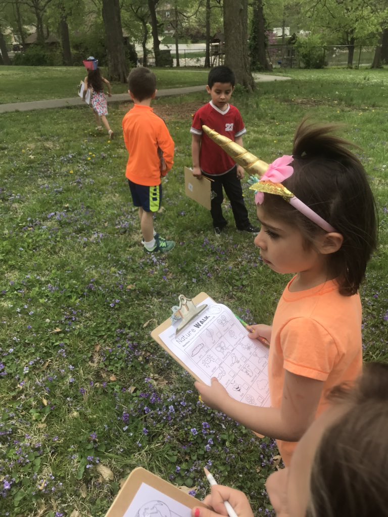 rachelbernalisd's tweet image. Nature Scavenger Hunt for 🌎 Day! @lufflions @isdscience #ISDKinder #ISDStrong