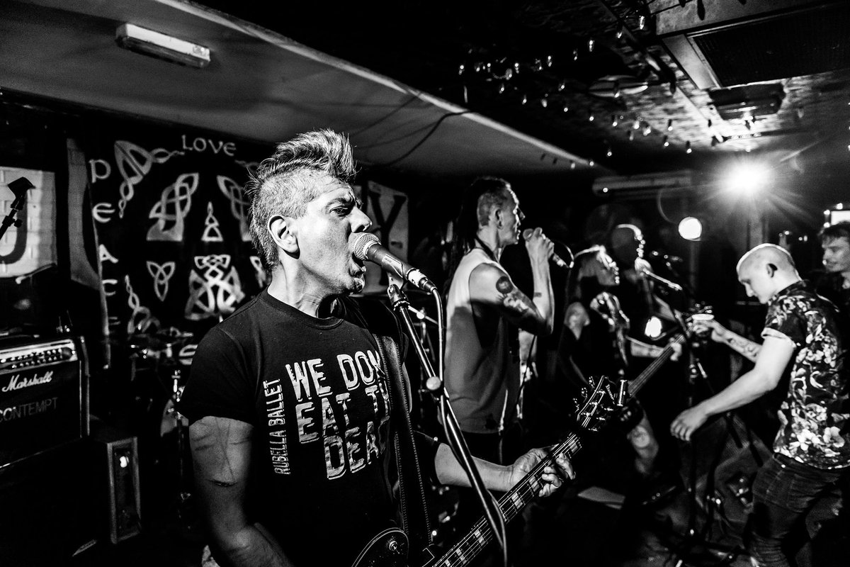 Contempt_Punk's tweet photo. Here’s one of Viv doing his thing... x https://t.co/pUxjWWyPmA