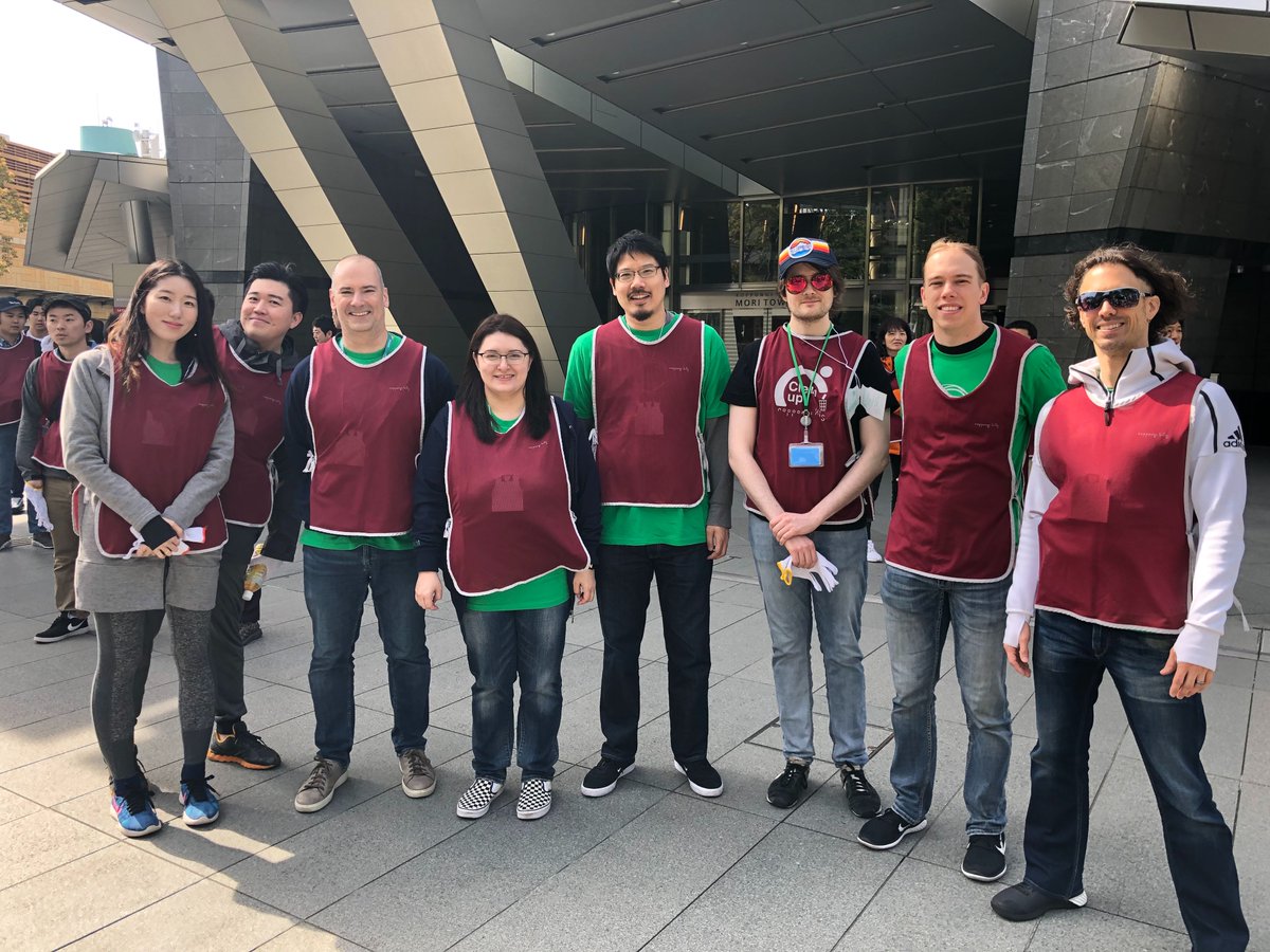 VMwareTanzuJP's tweet image. 先週末、Pivotal Japanの会員がオフィスの周りのゴミを片付ける &quot;Give Day&quot;に参加しました。
This past weekend, Pivotal Japan volunteers participated in &quot;Give Day、&quot; cleaning up litter in the area around our office building.
#PivotalGiveDay #PivotalLabs