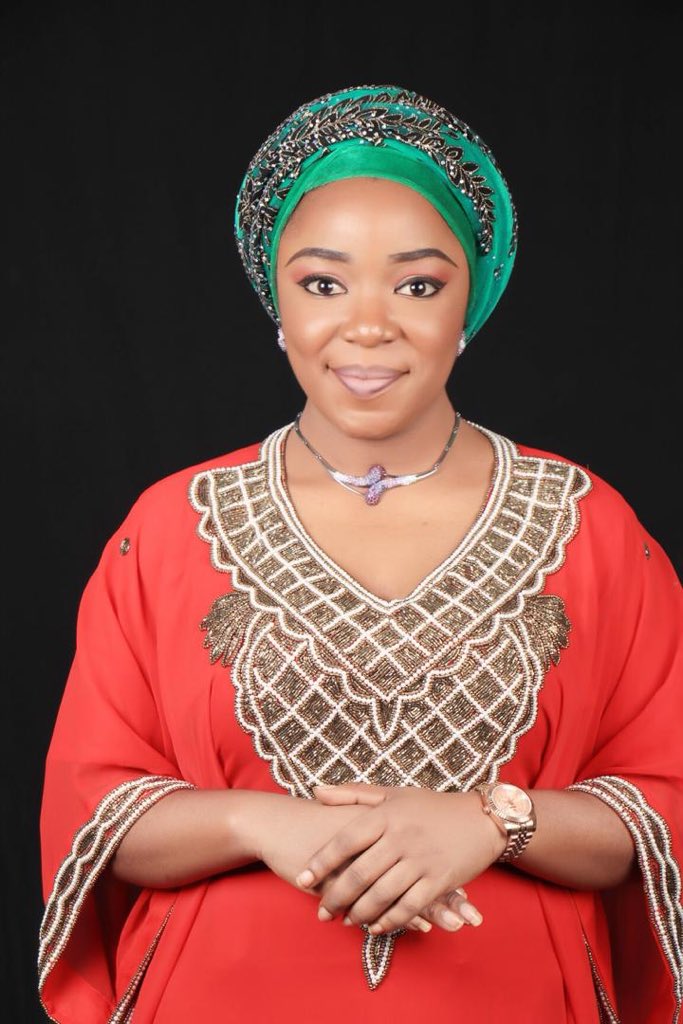 adeyanjudeji's tweet photo. PDP loses @YarKafanchan as she dumps party. This young &amp; smart lady gave her all to the party. Was on TV defending the party when her mother died. None of the leaders of the party showed up at the burial. She ran for office as House of Assembly member, they denied her ticket. https://t.co/tKIziEfJ0q